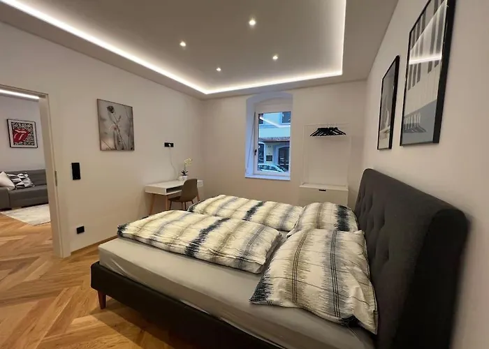 Central Luxury * Λιντς